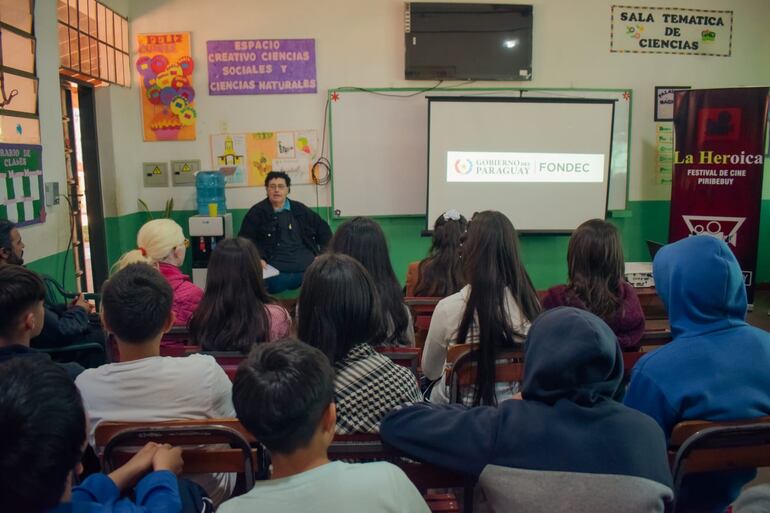 Jóvenes participaron de talleres de actuación y audiovisual en la escuela Guasu Rocài.