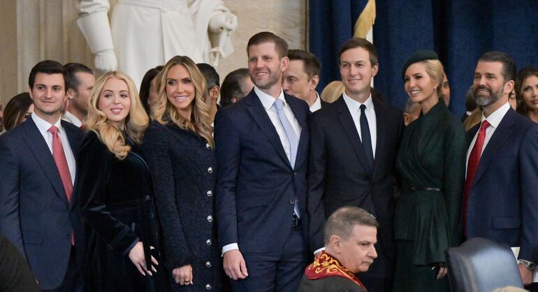 Washington (United States), 20/01/2025.- Michael Boulos, Tiffany Trump, Lara Trump, Eric Trump, Jared Kushner, Ivanka Trump and Donald Trump Jr. attend the inauguration of President Donald Trump at the U.S. Capitol Rotunda in Washington, DC, USA, 20 January 2025. EFE/EPA/RICKY CARIOTI / POOL