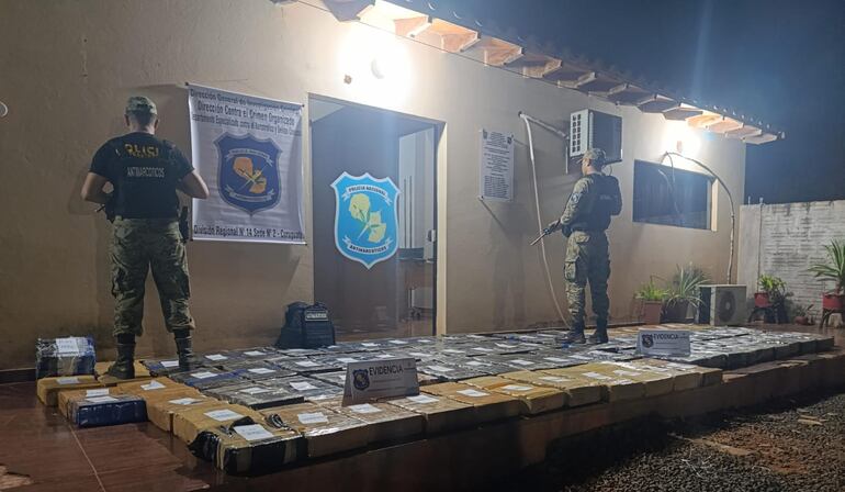 Los 250 kilos de la droga fueron trasladados a la base del departamento Antinarcóticos, en Curuguaty.