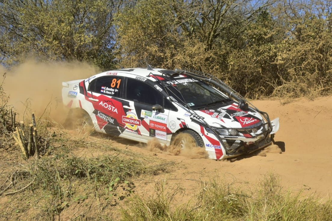 Enrique Benítez, el primero de la F2 en el Transchaco Rally